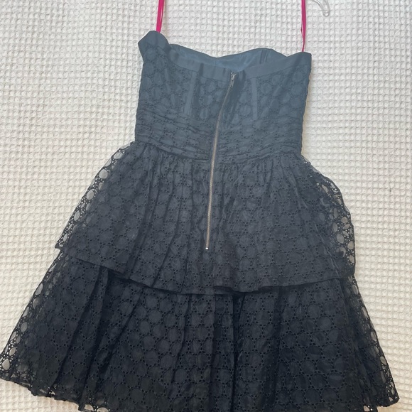 BETSEY JOHNSON SIZE 4 Dress - Picture 2 of 7